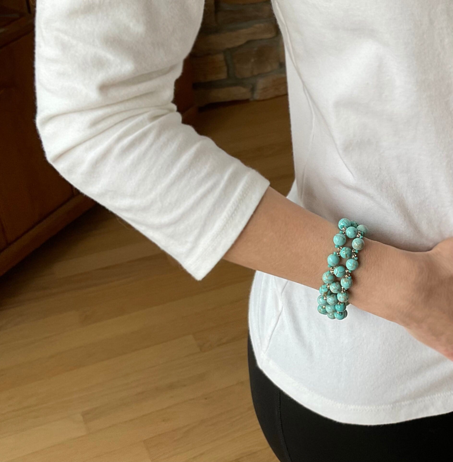 turquoise magnesite beaded gemstone bracelet . nickel free jewelry . tropical bracelet . turquoise bracelet . beachy . turquoise and gold