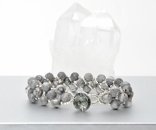 gray matte agate beaded bracelet . gray beaded bracelet .